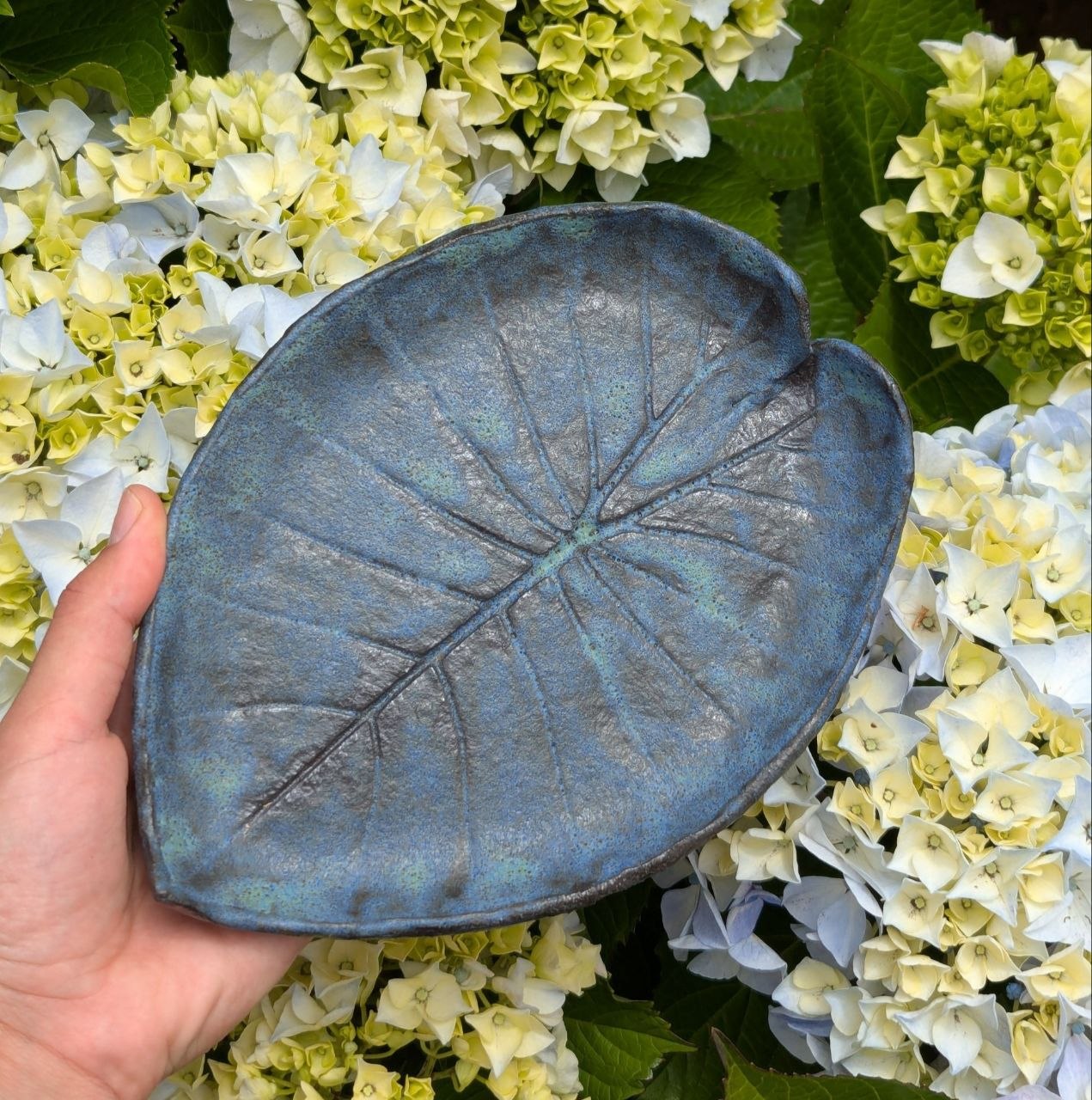 Hand-painted Ceramic Leaf Plate — photo 3